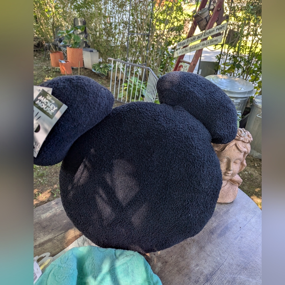 NWT 🌞❤️ DISNEY ❤️🌞 4 PC GIFT 🎁 BUNDLE: 2 Spatulas, Mickey Pillow & Bucket Hat - Picture 6 of 16